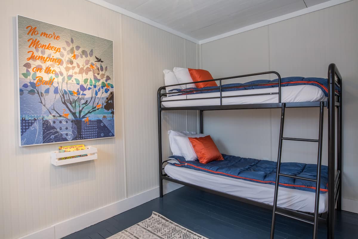 Queen bedroom at Kingfisher BNB