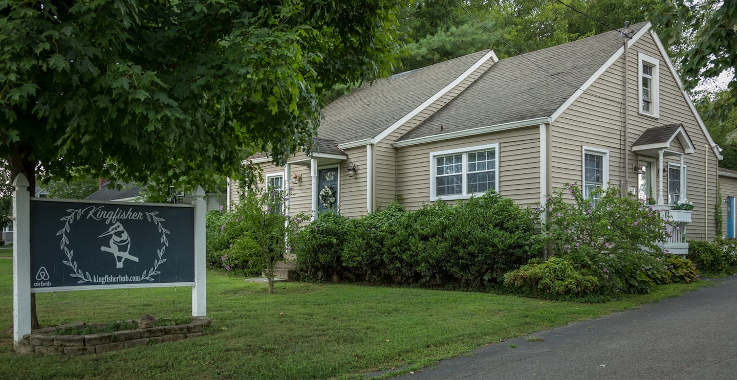 The welcoming exterior of Kingfisher BNB in Hendersonville